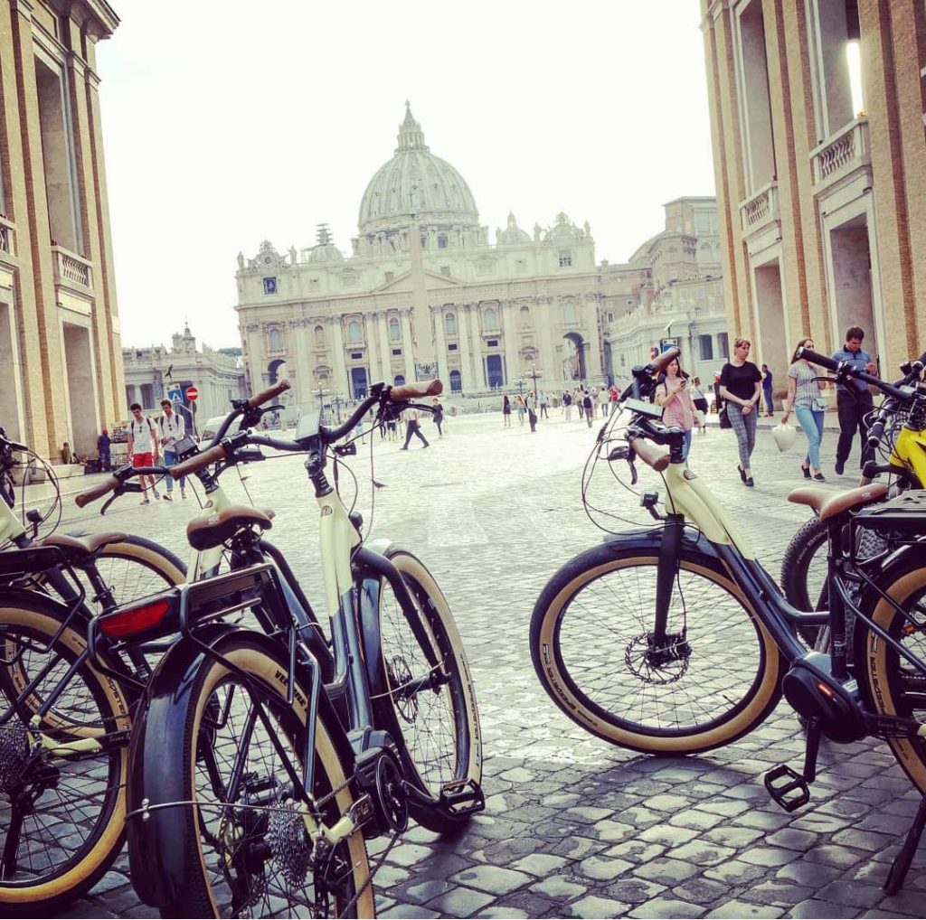Rome by Bike - Piazza San Pietro - Vatican