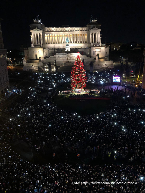 Spelacchio - Natale Piazza Venezia Roma 2018